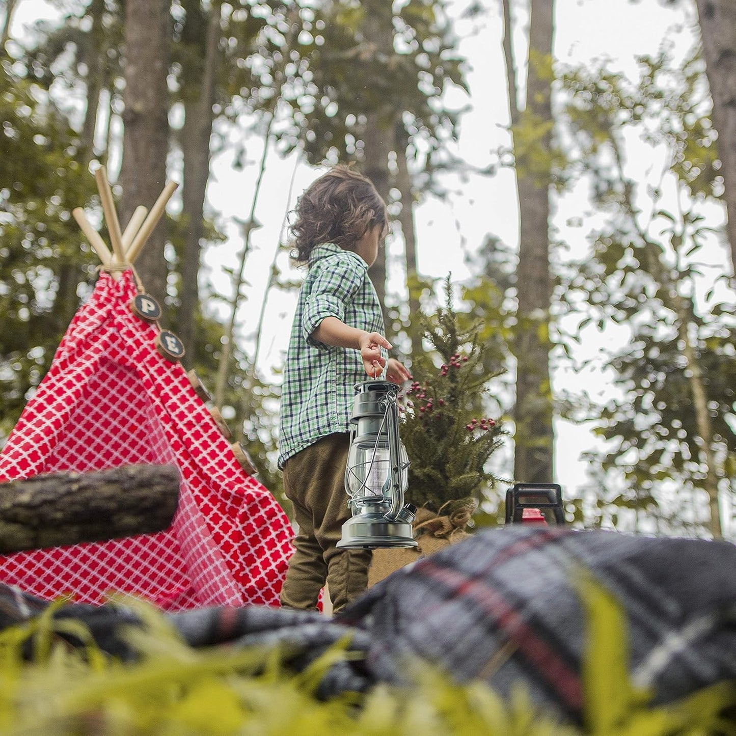 YAKii LED Vintage Metal Hanging Hurricane Lantern - 12 LED Dimmer Switch, Cold White Battery Operated for Power Outage Indoor Camping Outdoor Decoration (Silver Pack of 8)