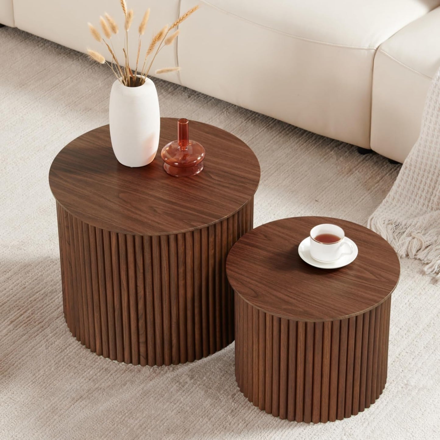 Small Fluted Round Nesting Coffee Table Set of 2, Mid Century Modern Coffee Table Circle Side Table, Wood Nesting Table Farmhouse End Tables Set for Living Room, Bedroom, Small Spaces(Walnut